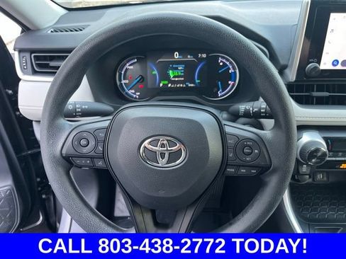 Used 2025 Toyota RAV4 XLE AWD/4WD image 18