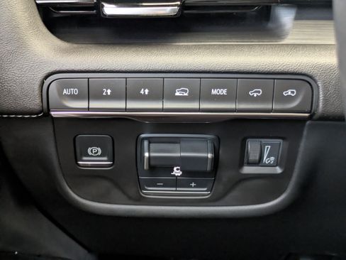 Used 2024 Cadillac Escalade Sport w/ LPO, ONYX Package image 17