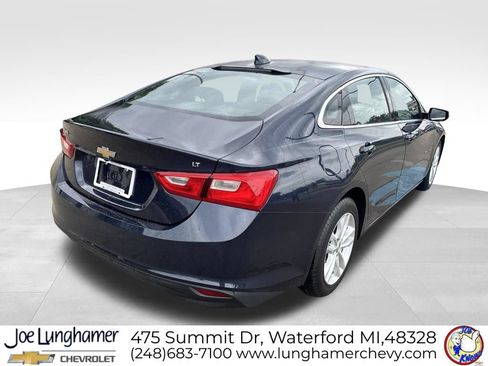 Used 2017 Chevrolet Malibu LT FWD image 3