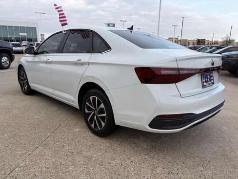 Used 2025 Volkswagen Jetta S image 6