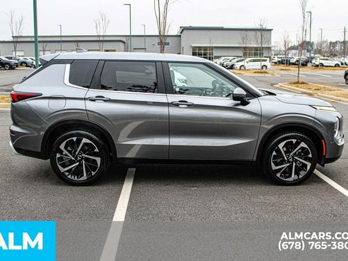 Used 2024 Mitsubishi Outlander SE image 6