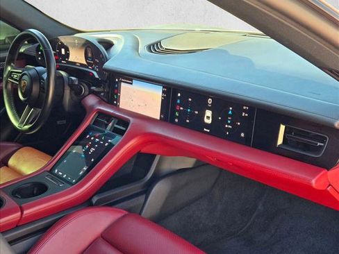 Used 2021 Porsche Taycan image 20