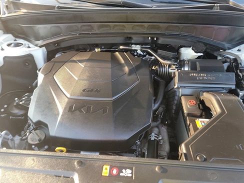 Used 2025 Kia Telluride S FWD image 3