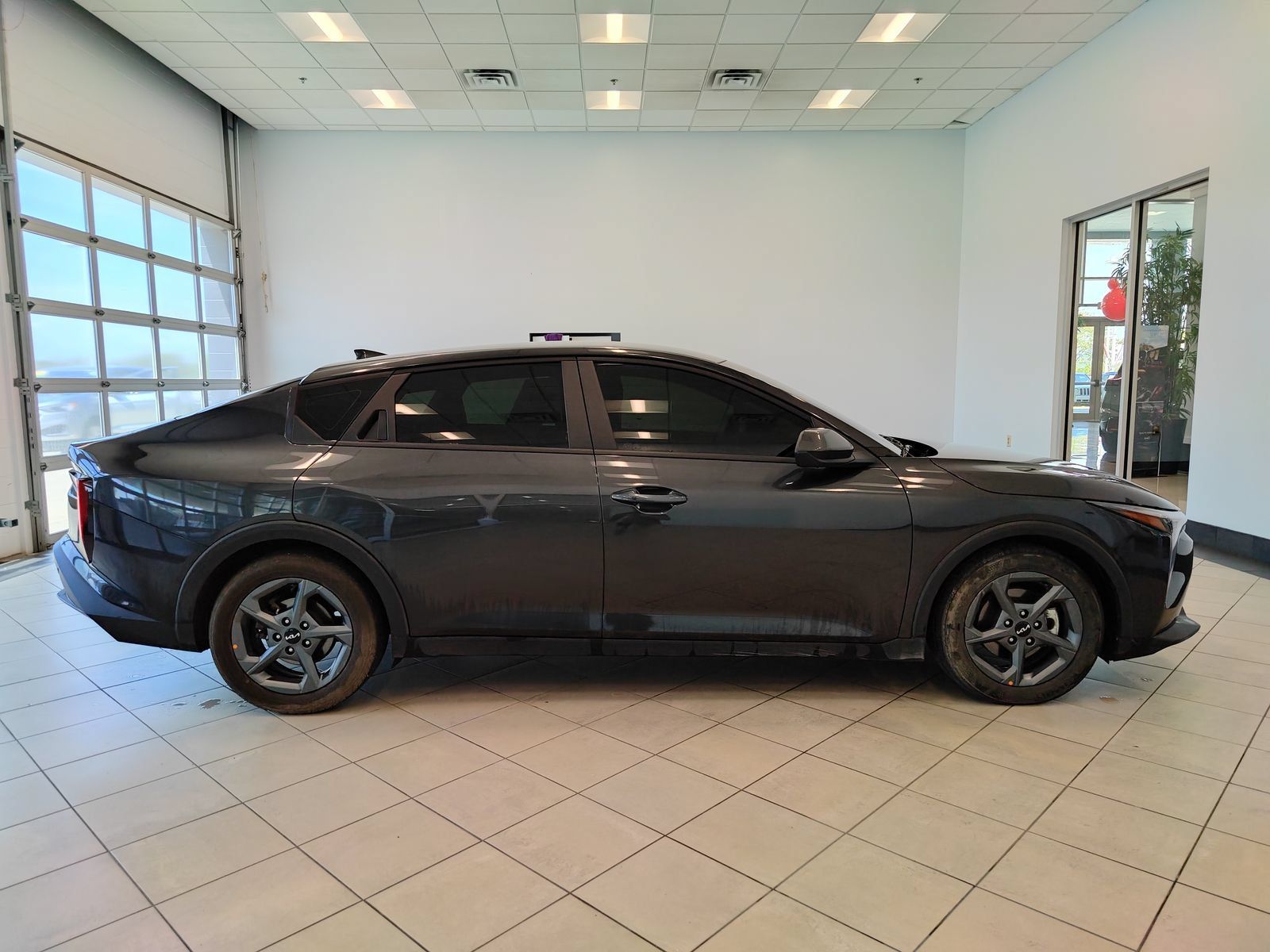 Used 2025 Kia K4 FWD image 2