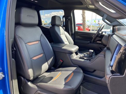 Used 2023 GMC Sierra 1500 AT4 w/ AT4 Premium Package AWD/4WD image 29