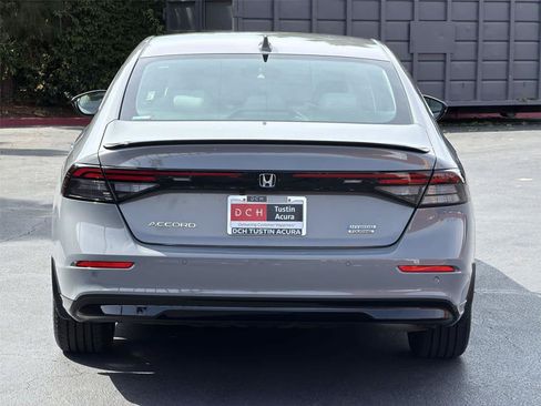 Used 2025 Honda Accord Touring image 6