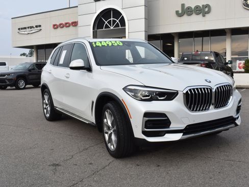 Used 2023 BMW X5 sDrive40i w/ Premium Package image 3
