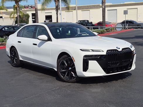Used 2023 BMW 740i RWD image 2