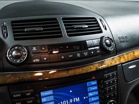 Used 2005 Mercedes-Benz E 55 AMG Sedan image 22