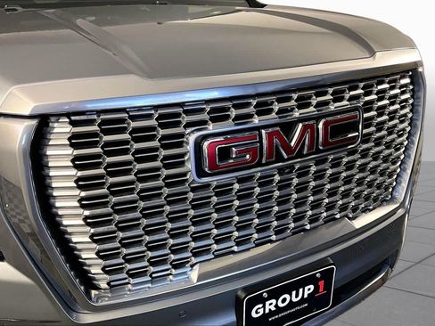 Used 2023 GMC Yukon Denali w/ Denali Reserve Package RWD image 29
