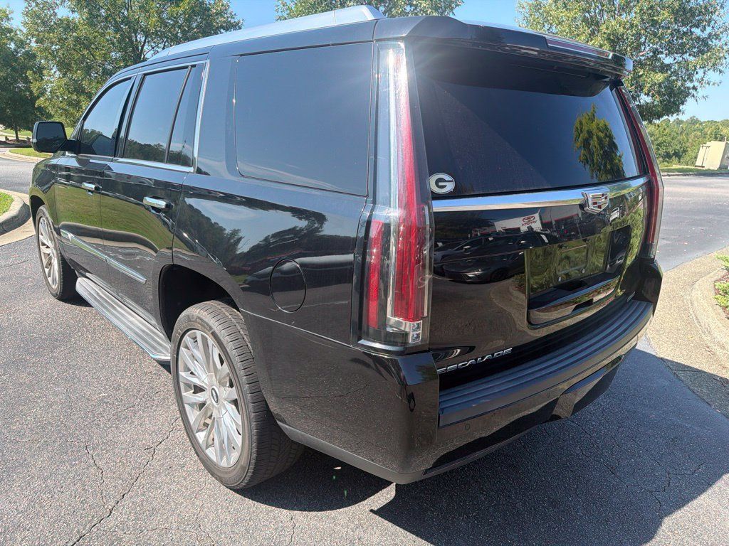 Used 2016 Cadillac Escalade Luxury RWD image 7