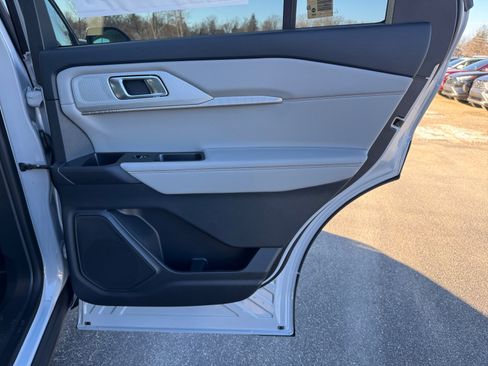 New 2026 Ford Explorer Active w/ Active Comfort Package image 27