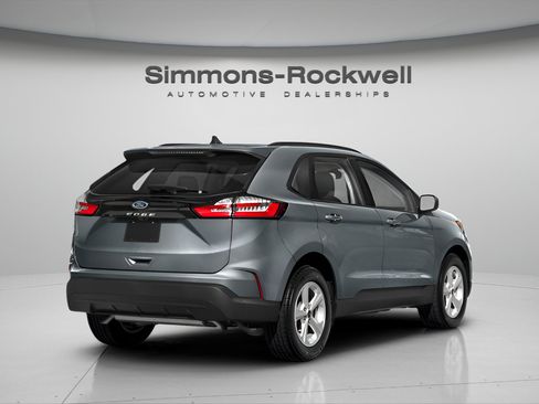 Used 2024 Ford Edge SE w/ Black Appearance Package AWD/4WD image 8