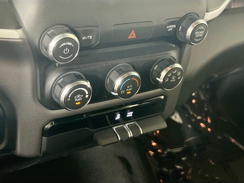 Used 2022 RAM 1500 Big Horn AWD/4WD image 15