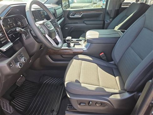 Used 2025 GMC Sierra 1500 Elevation w/ Preferred Package image 18