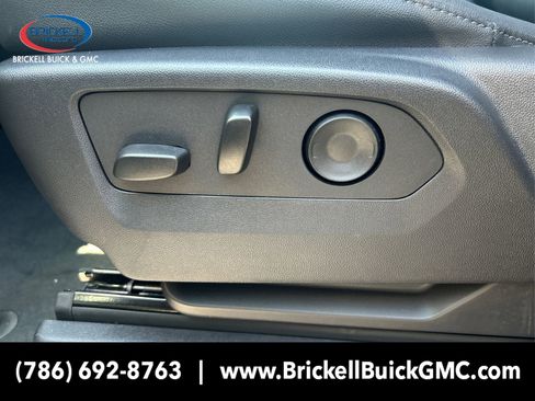 New 2025 GMC Sierra 1500 SLT w/ SLT Convenience Package image 21