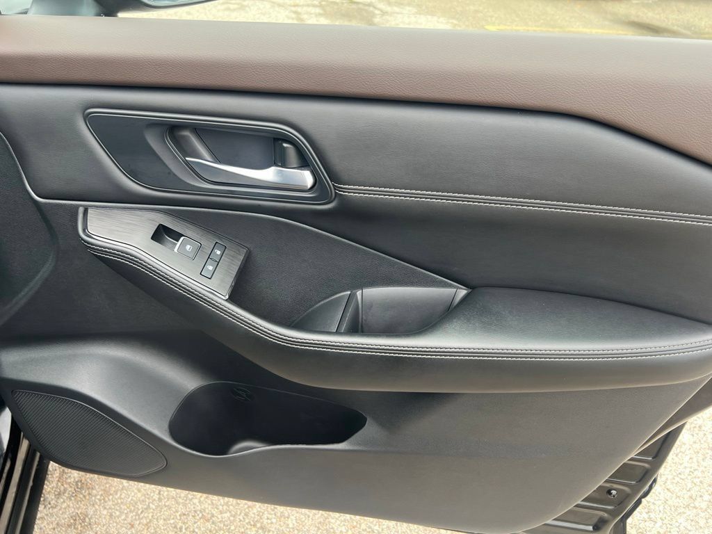 Certified 2023 Nissan Rogue SL AWD/4WD image 25