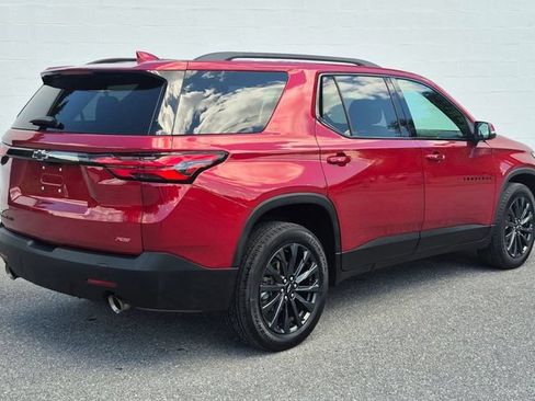 Used 2023 Chevrolet Traverse RS w/ LPO, Floor Liner Package AWD/4WD image 17