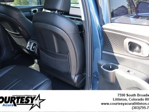 Used 2025 Kia Sorento EX AWD/4WD image 32