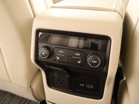 Used 2022 GMC Acadia Denali w/ Trailering Package FWD image 17