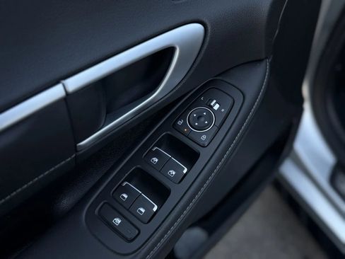 Used 2025 Hyundai Sonata Limited image 27