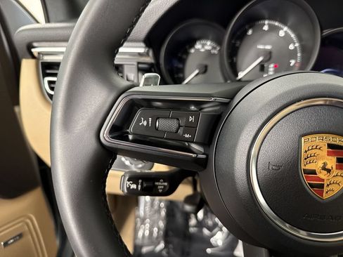 Certified 2026 Porsche Macan AWD/4WD image 38