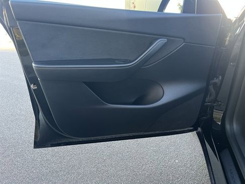 Used 2021 Tesla Model Y Performance image 16