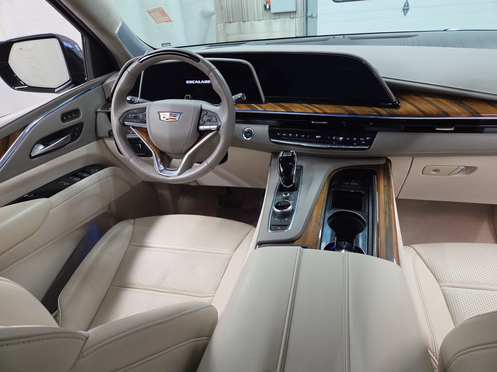 Used 2024 Cadillac Escalade Sport Platinum w/ LPO, ONYX Package AWD/4WD image 15