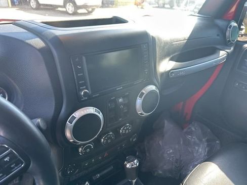 Used 2016 Jeep Wrangler Unlimited Sahara w/ Max Tow Package AWD/4WD image 12