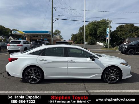 Used 2019 Toyota Avalon XSE w/ All Weather Liner Package image 8