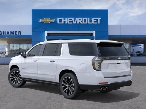 New 2026 Chevrolet Suburban High Country image 3
