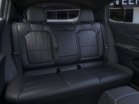 New 2026 Buick Envista Avenir image 17