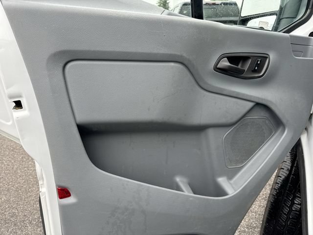 Used 2018 Ford Transit 250 148 Low Roof RWD image 18