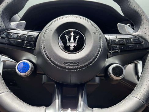 New 2025 Maserati Grecale GT image 17