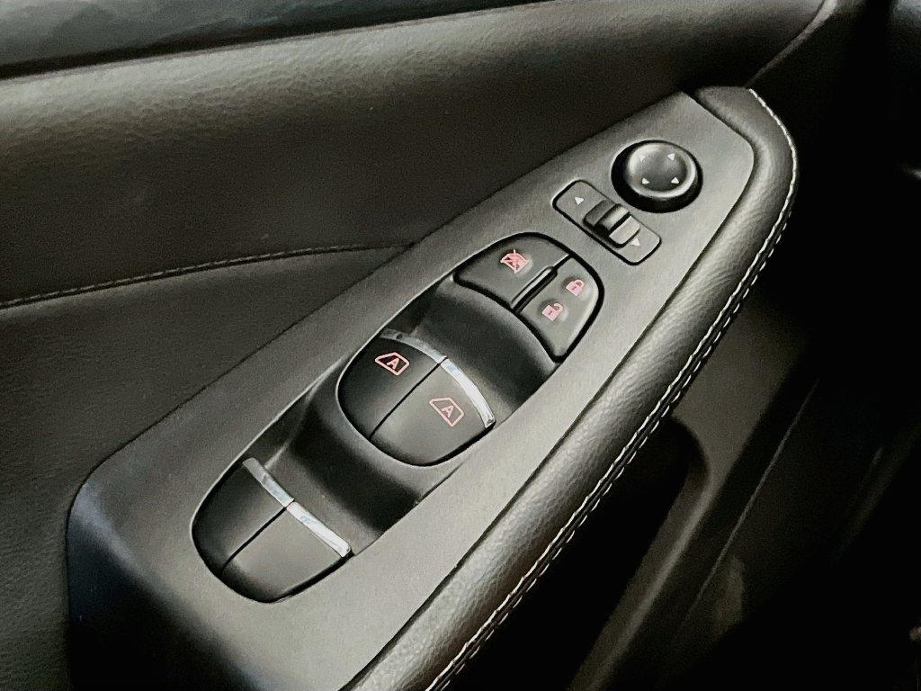 Used 2023 Nissan Maxima Platinum w/ Sport Mat Group FWD image 18