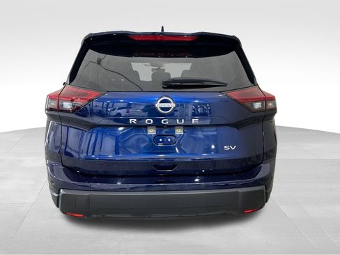 Used 2024 Nissan Rogue SV FWD image 4