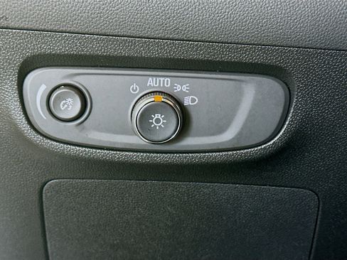 Used 2025 Buick Encore GX Preferred FWD image 17