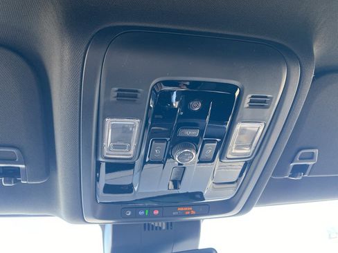 New 2026 Chevrolet Suburban Premier image 37