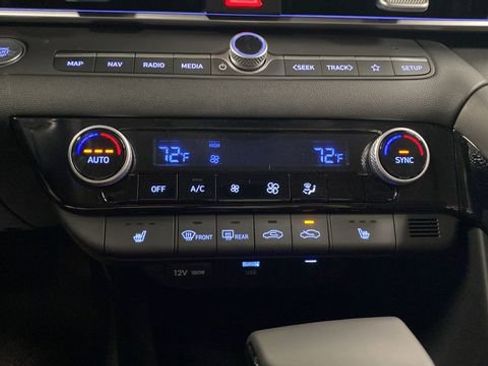 New 2026 Hyundai Elantra Limited image 18