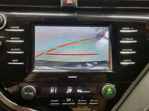 Used 2020 Toyota Camry SE w/ Carpet Mat Package FWD image 14