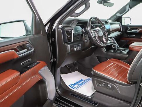 Used 2024 GMC Sierra 1500 Denali Ultimate AWD/4WD image 3