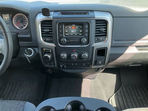 Used 2018 RAM 1500 Classic SLT AWD/4WD image 12