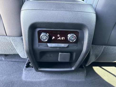 New 2026 Chevrolet Traverse Z71 w/ Enhanced Driving Package AWD/4WD image 31