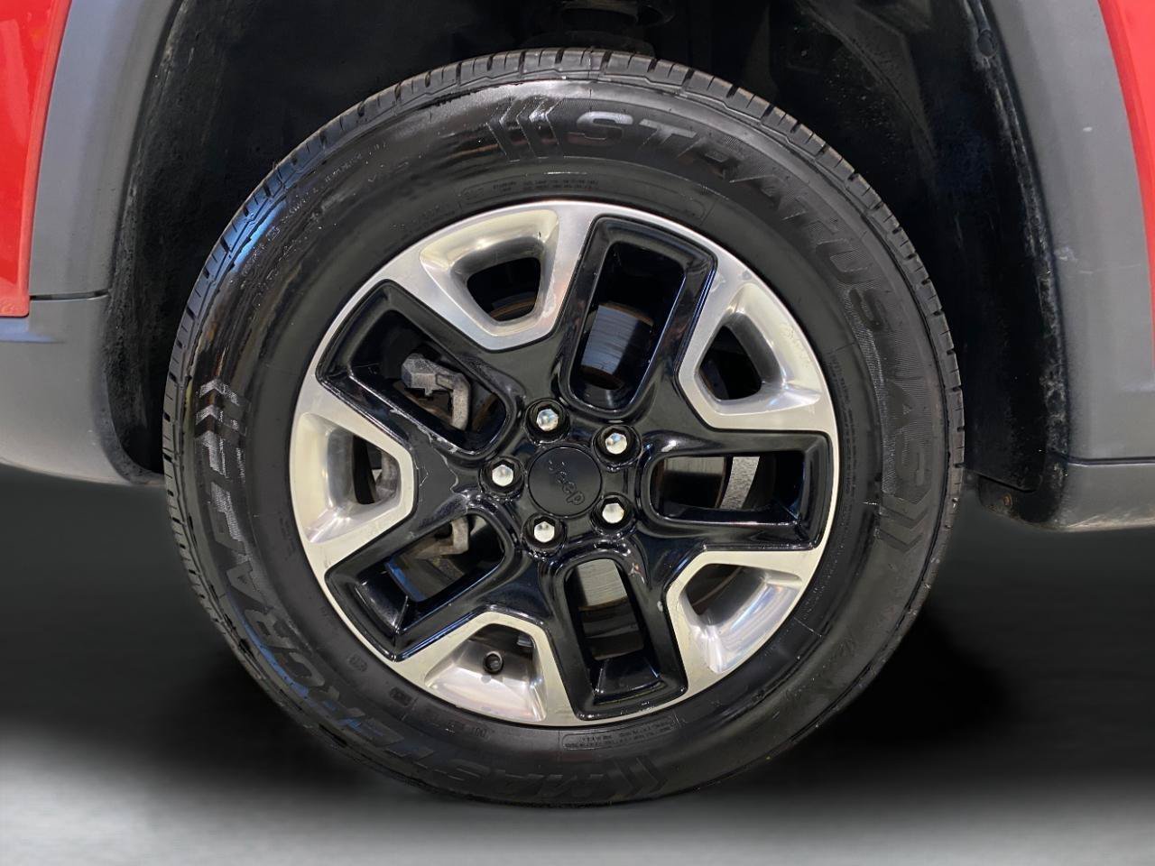 Used 2017 Jeep Compass Trailhawk w/ Navigation Group AWD/4WD image 7