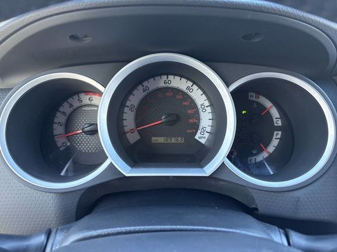 Used 2014 Toyota Tacoma PreRunner w/ TRD Sport Package RWD image 8