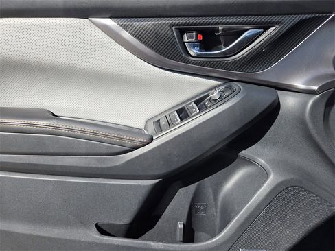 Used 2020 Subaru Crosstrek 2.0i Limited w/ Moonroof Package w/Navigation image 25