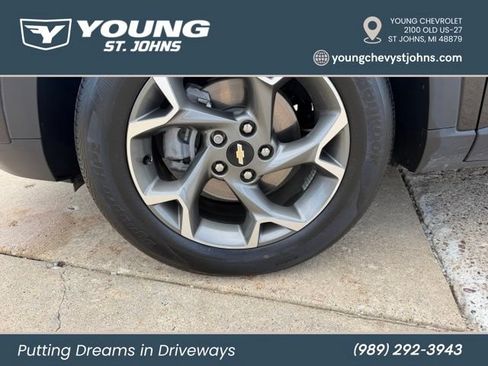 Used 2025 Chevrolet Trax LT w/ Driver Confidence Package FWD image 9