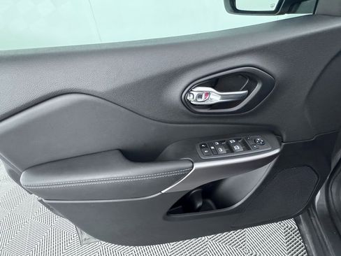 Used 2022 Jeep Cherokee Latitude Lux image 33