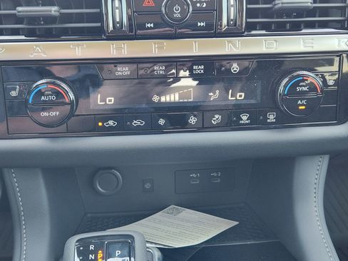 New 2026 Nissan Pathfinder SL image 18