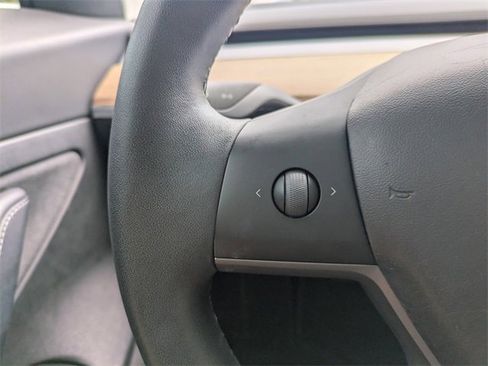 Used 2020 Tesla Model 3 Standard Range Plus image 24